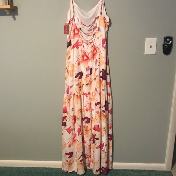Vestique Floral Maxi Dress - Picture 2 of 2